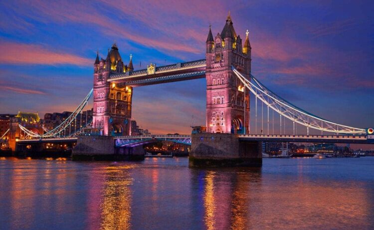 Puente de la Torre situado en Londres