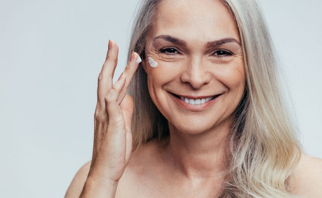 Mercadona lanza una crema antiedad potente para pieles maduras que rejuvenece tu rostro por 7 euros