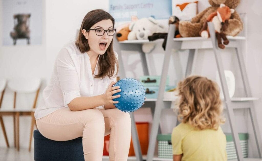 niña mujer con autismo