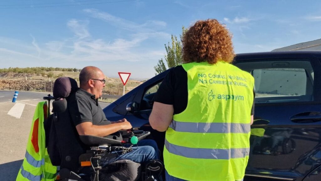 DGT y ASPAYM lanzan la campaña 'No corras, no bebas, no cambies de ruedas' sobre la prevención en carretera