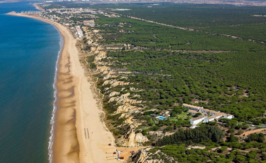 Parador de Turismo de Mazagon, situado en la provincia de Huelva naturaleza