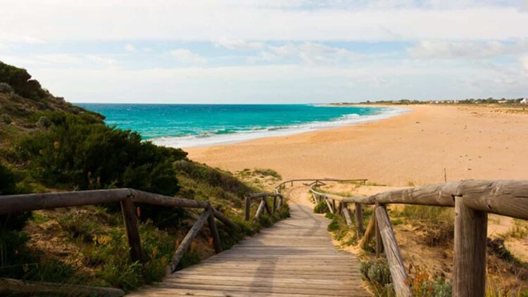 Playas para hacer turismo en Andalucía