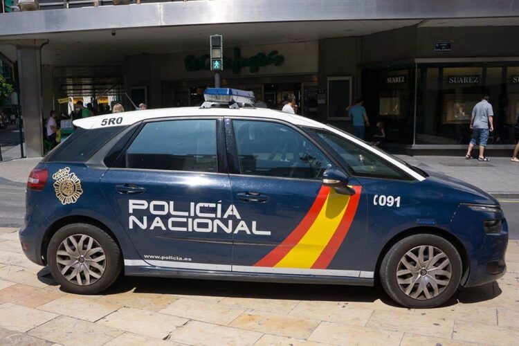 Coche de la policía nacional