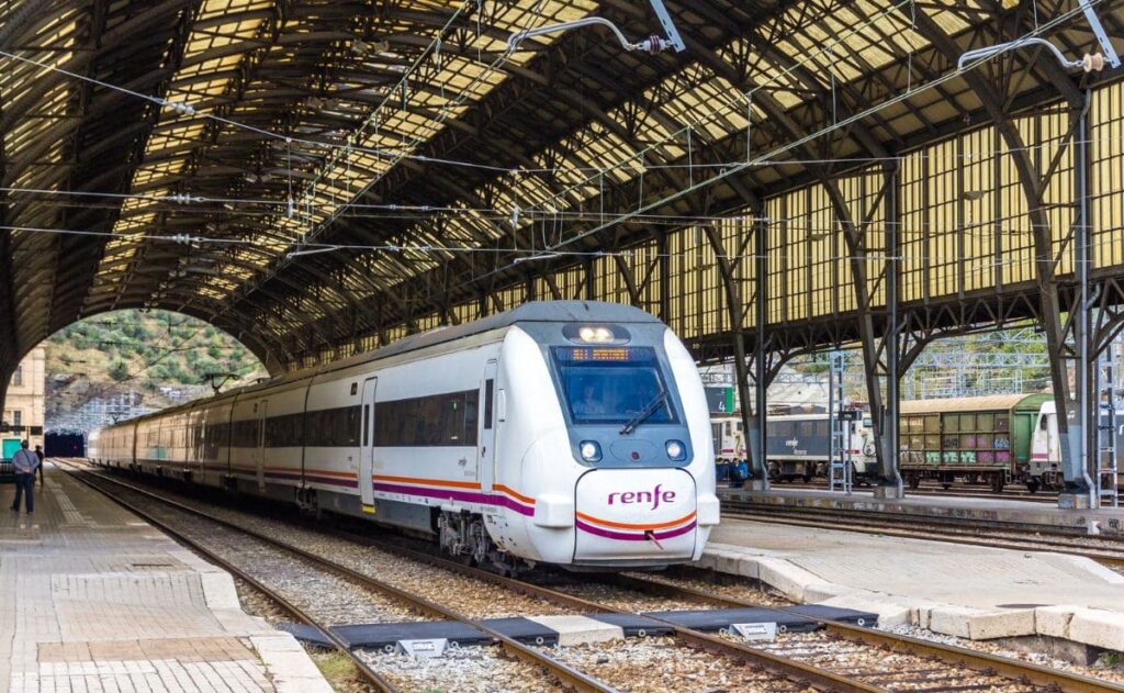 abono gratuito cercanías media distancia de Renfe