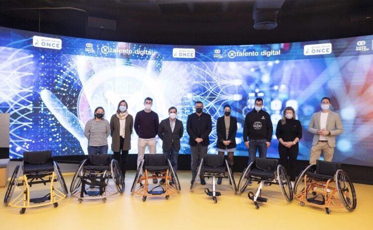 Fundación Once dona un centenar de silla de ruedas para promover el deporte base entre las personas con discapacidad