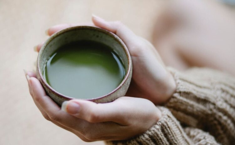 Beneficios del té matcha para la retención de líquidos