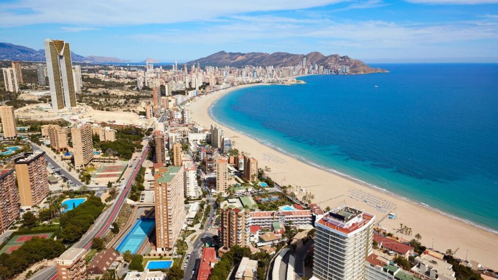 El IMSERSO ofrece el viaje a Benidorm para personas mayores desde 25 euros el día