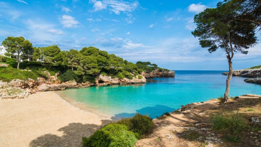 Viajes El Corte Inglés lanza una promoción a precio más reducido que el IMSERSO para viajar a Mallorca