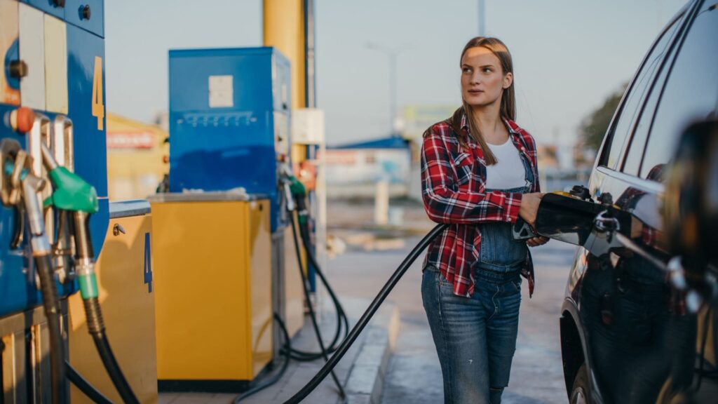 Ahórrate un dinero en la gasolina de tu vehículo gracias a Cepsa y a Repsol