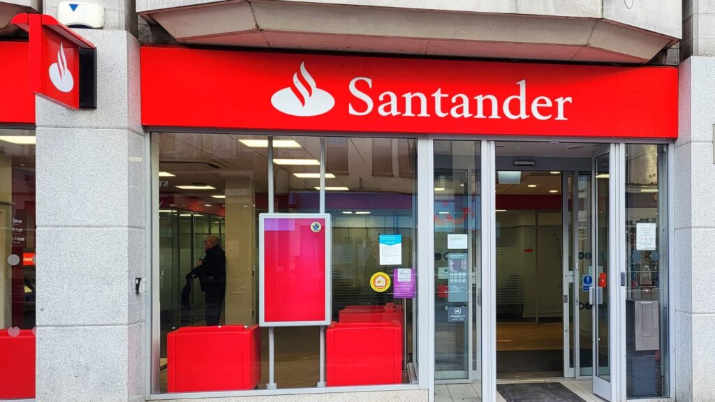 Alerta en el Banco Santander: un acceso no autorizado afecta a los clientes de España