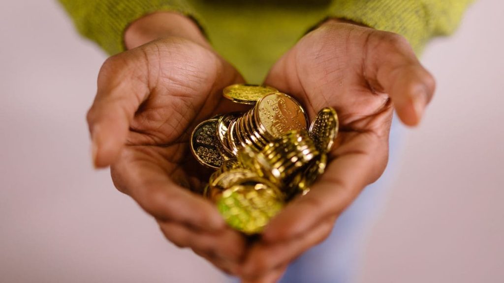 Más de mil monedas antiguas escondidas en esta casa