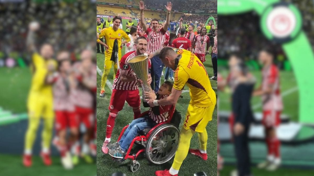 Un pequeño con discapacidad, protagonista en la celebración del Olympiakos tras ganar la UEFA Conference League