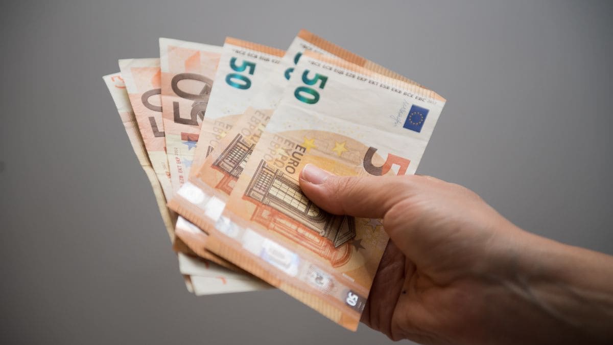 Las personas mayores pueden recibir 7.250 euros con la pensión no contributiva de jubilación