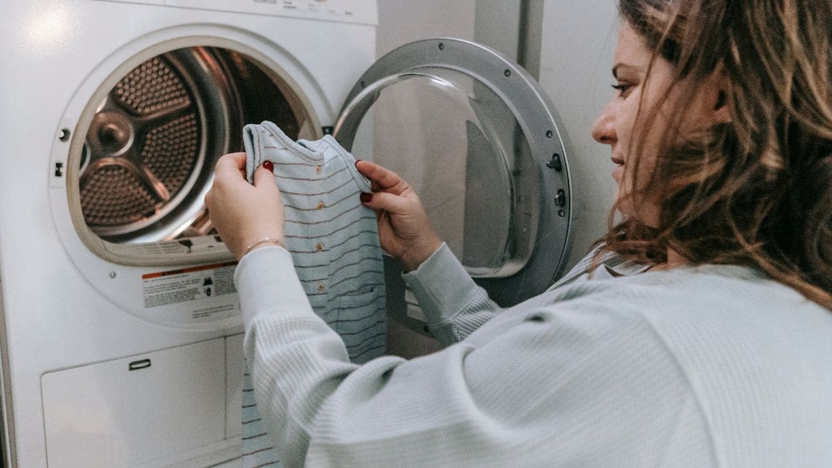 Limpia bien tu lavadora para que las prendas salgan limpias