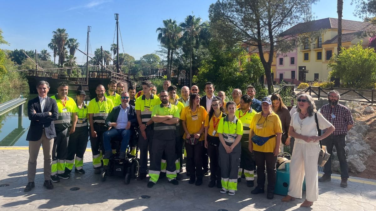 Isla Mágica presenta a los nuevos trabajadores con discapacidad de UNEI