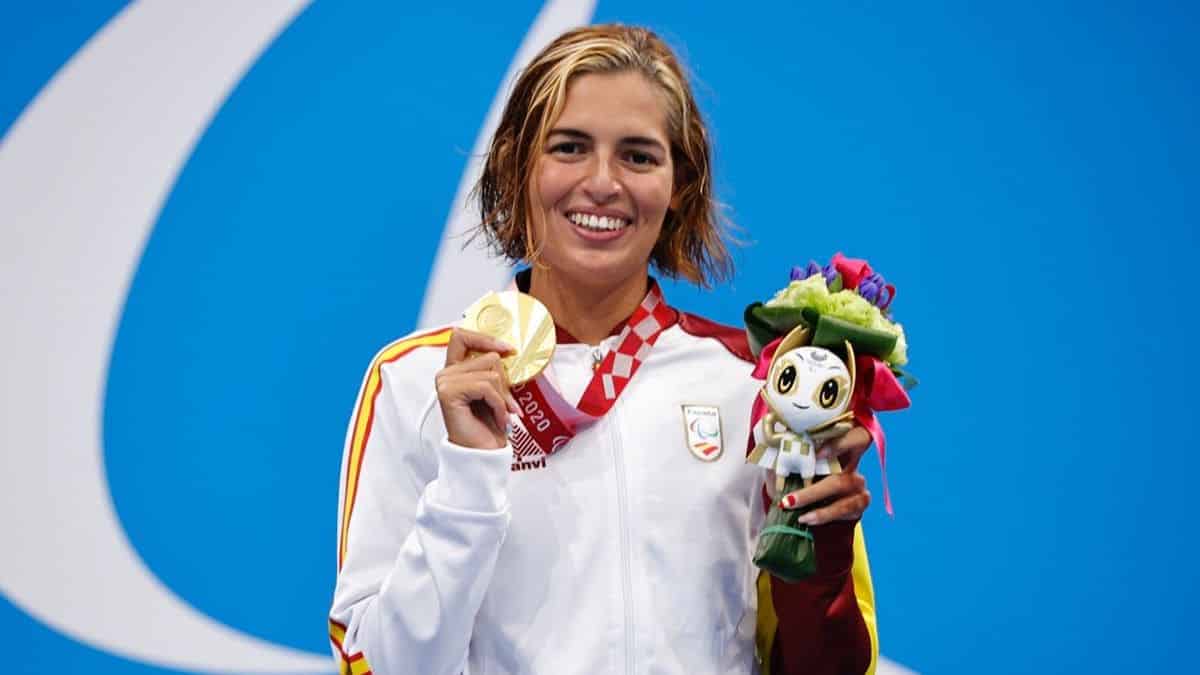 Michelle Alonso con su medalla de oro conseguida en los Juegos Paralímpicos de París 2024