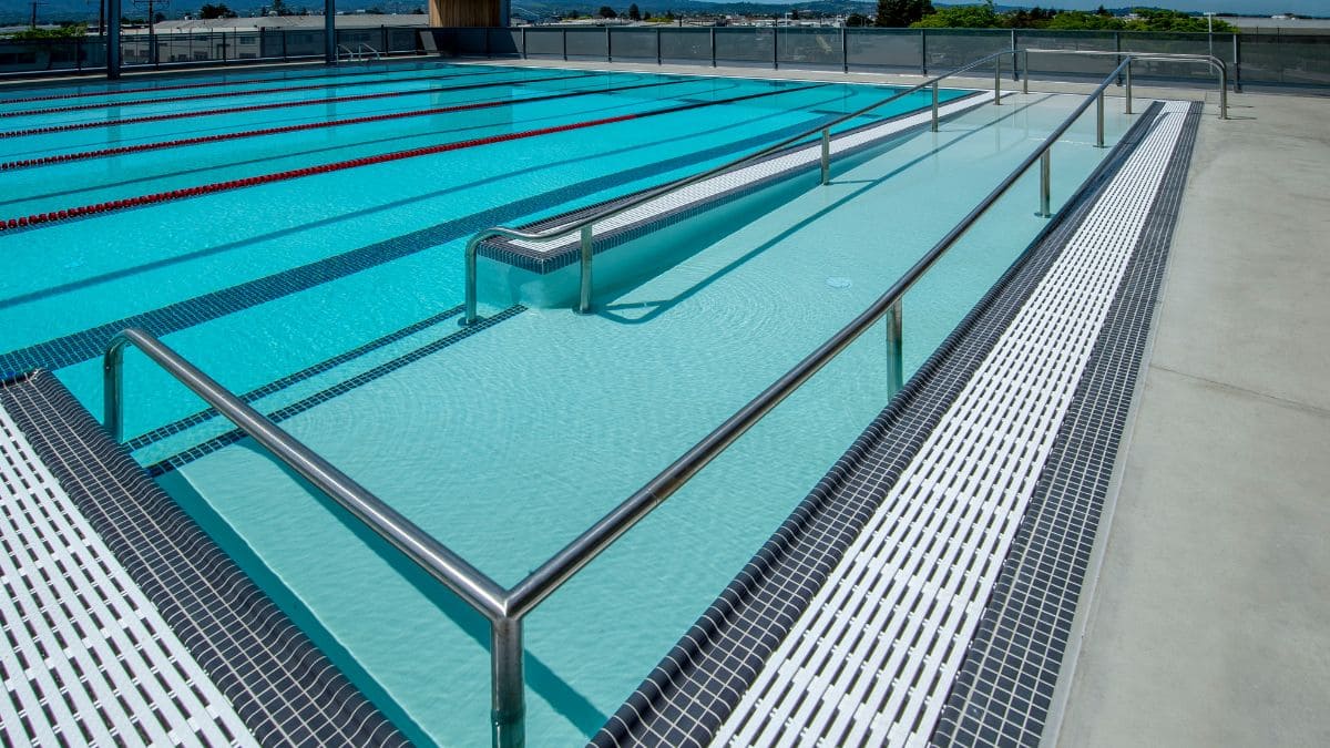 Las piscinas comunitarias deben de ser accesibles por ley