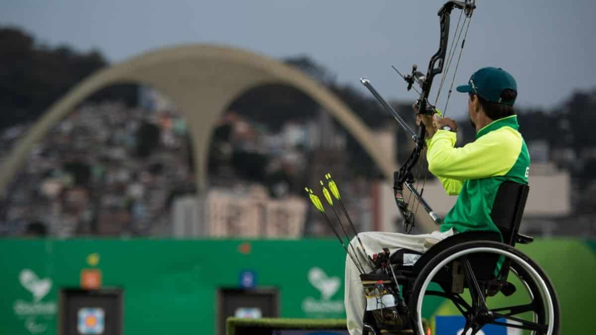 Tiro con arco adaptado