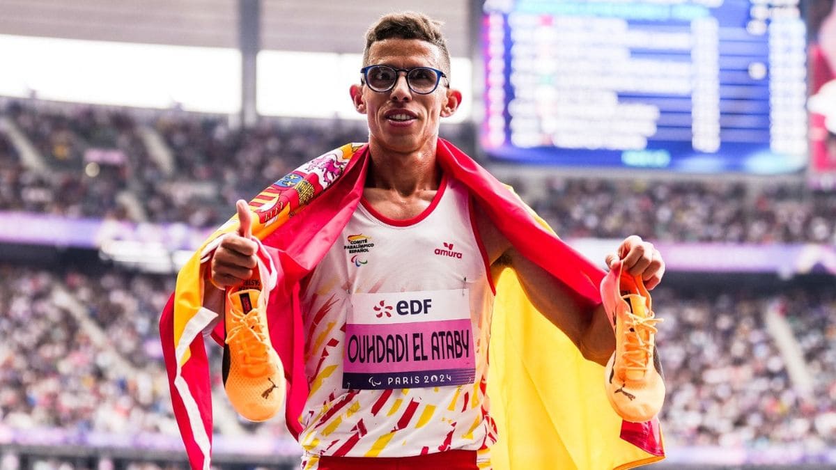 Yassine Ouhdadi gana el oro en 5.000 metros T13 en los Juegos Paralímpicos de París 2024