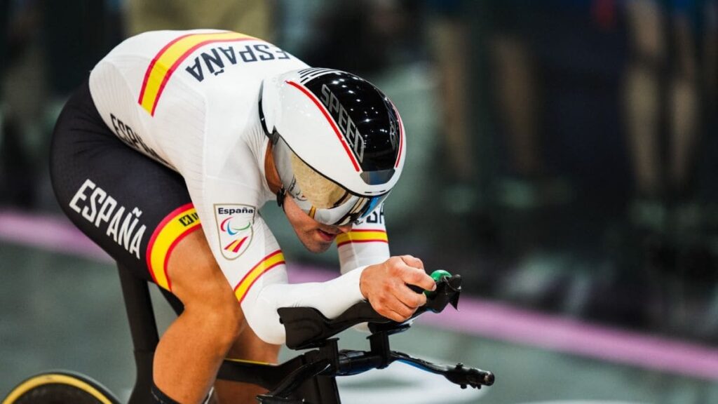 Alfonso Cabello consigue la medalla de bronce en 1.000 metros contrarreloj de ciclismo en pista