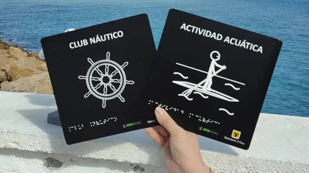 Pictogramas que se han instalado en la ciudad de Altea