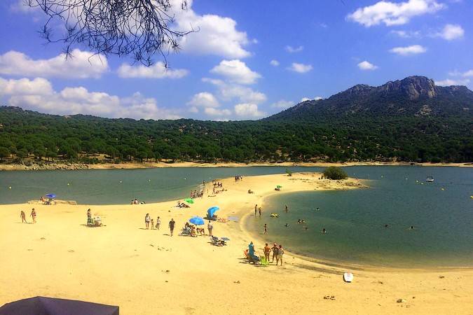 playa Virgen de la Nueva ubicada en San Martín de Valdeiglesias