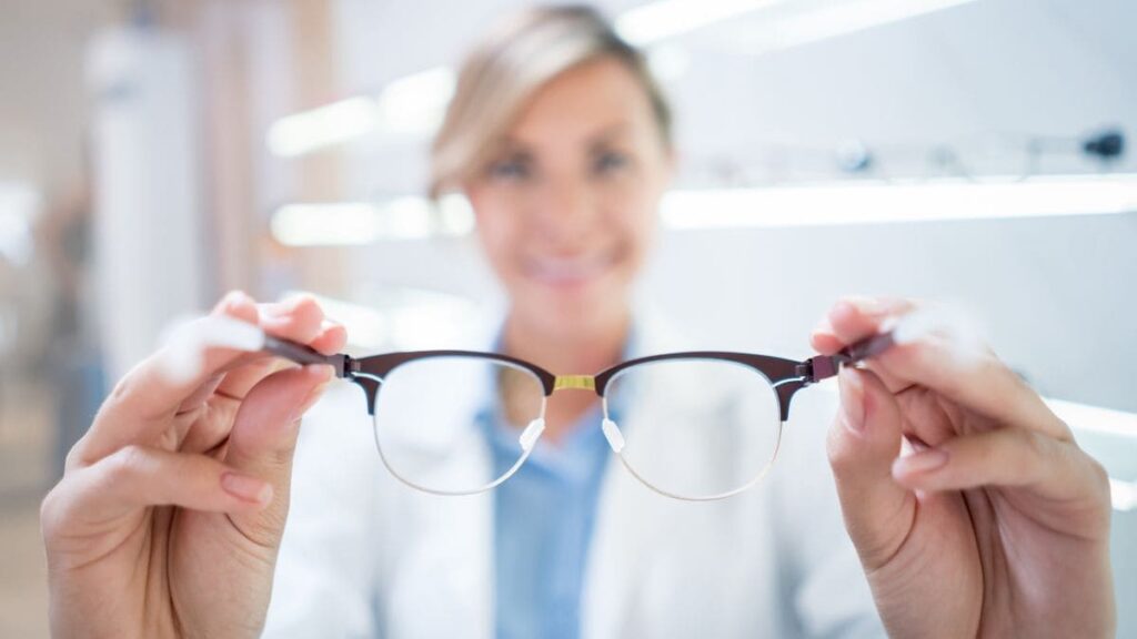 La Seguridad Social incluye gafas y lentillas gratis en su catálogo ortoprotésico