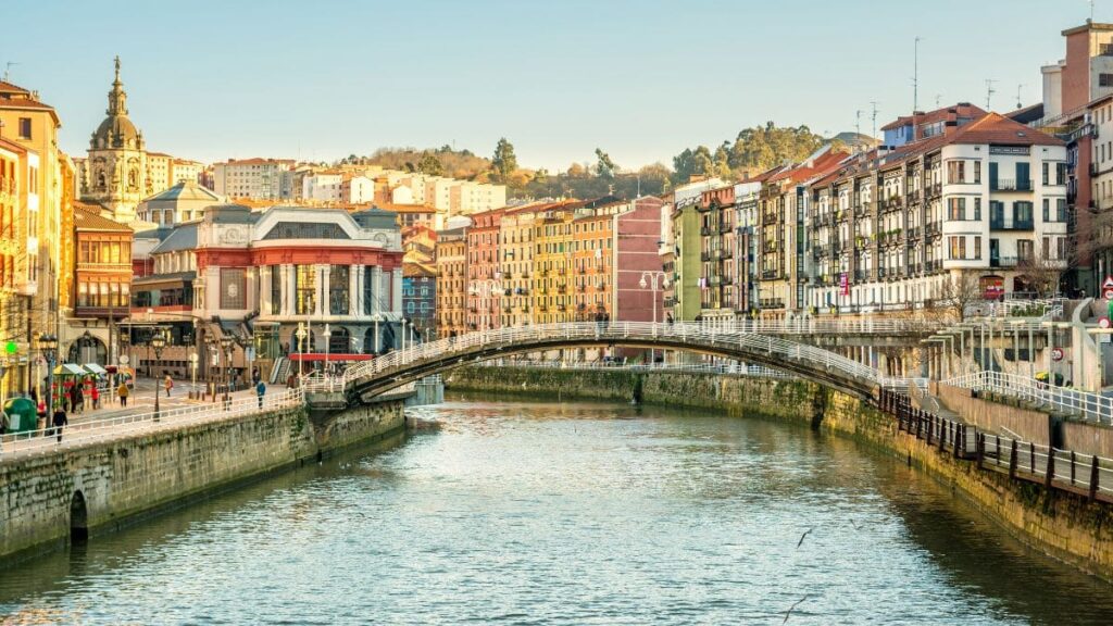 Viajar a Bilbao con Renfe en octubre