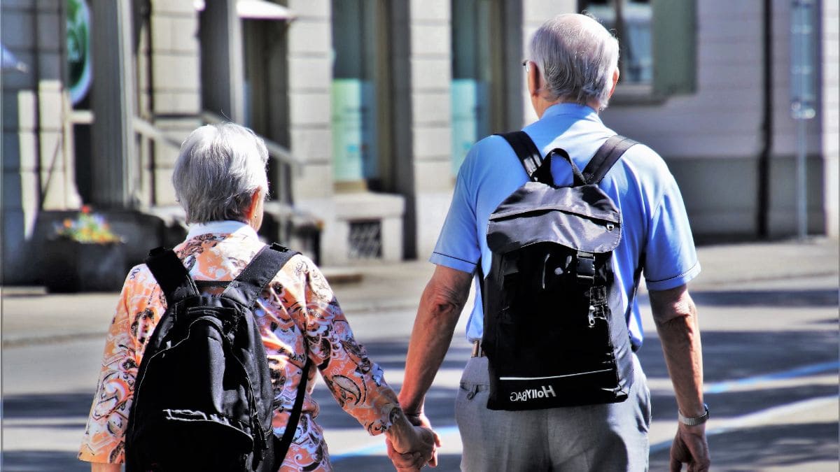 Personas mayores durante un viaje con Club de Vacaciones de Viajes El Corte Inglés