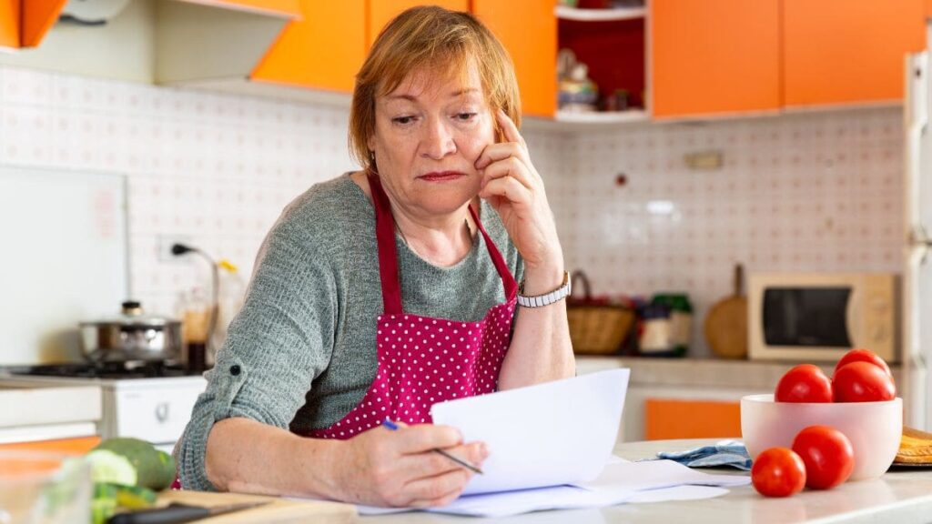 Pensionistas que dependen de su pensión de jubilación