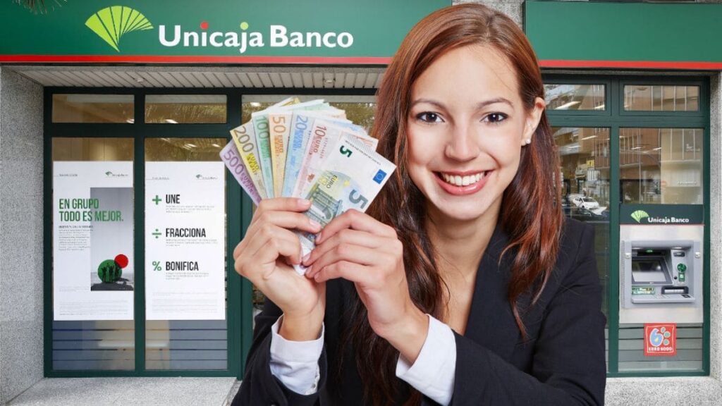 Unicaja regala tarjetas con 250 euros