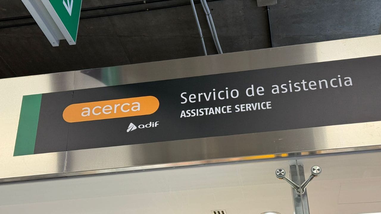 Acerca, el nuevo servicio de asistencia para personas con discapacidad de Renfe