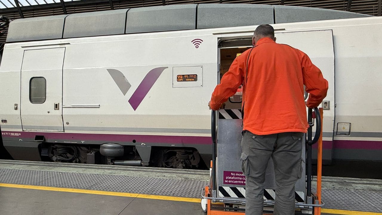 Acerca, el nuevo servicio de asistencia para personas con discapacidad de Renfe