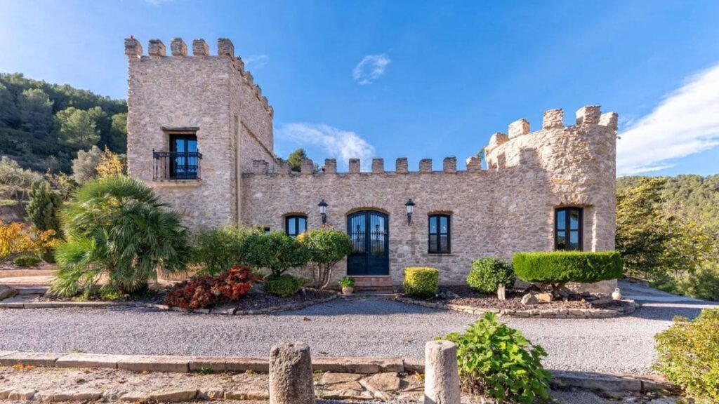 Castillo a la venta en España./ Foto de Idealista