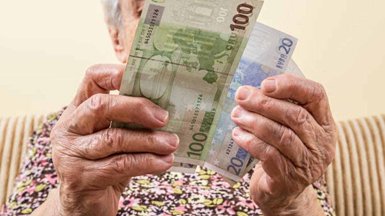 Esta es la subida que reciben las pensiones de viudedad en 2025 más de 800 euros al año