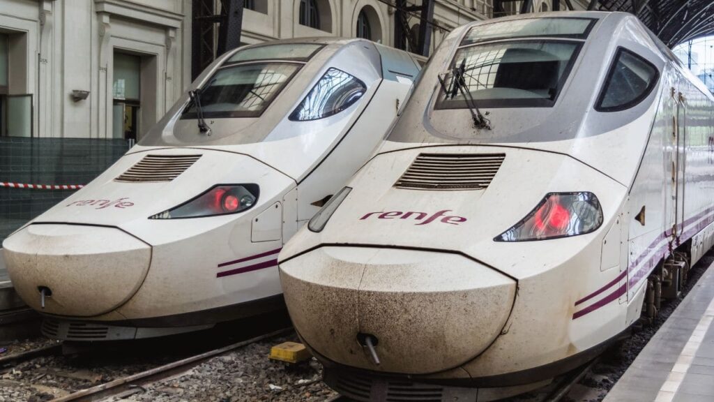 Solicitar los abonos gratuitos de Renfe en 2025