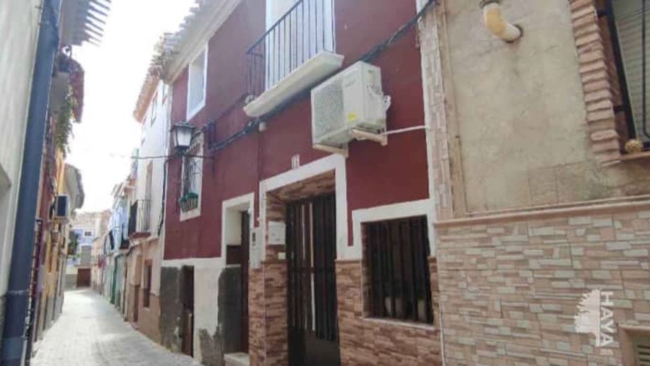 Haya Inmobiliaria ofrece casa a la venta desde 5.400 euros