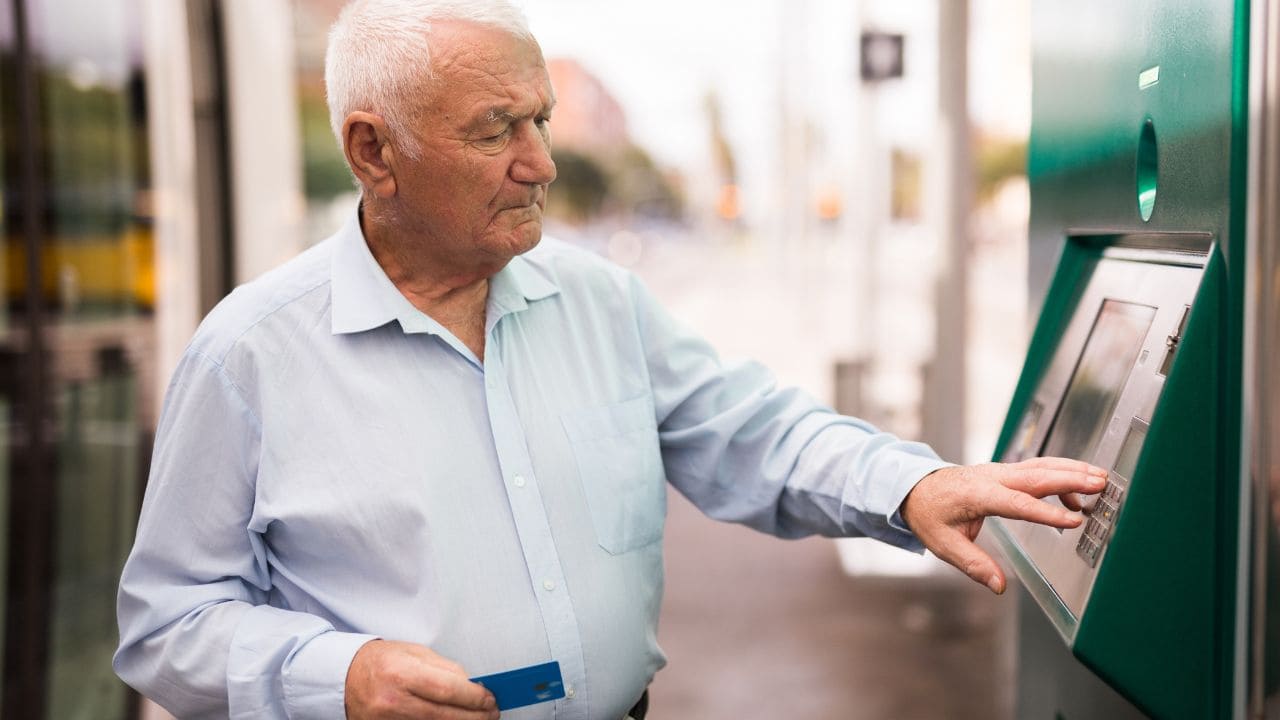 Pago de las pensiones en Unicaja en febrero de 2025