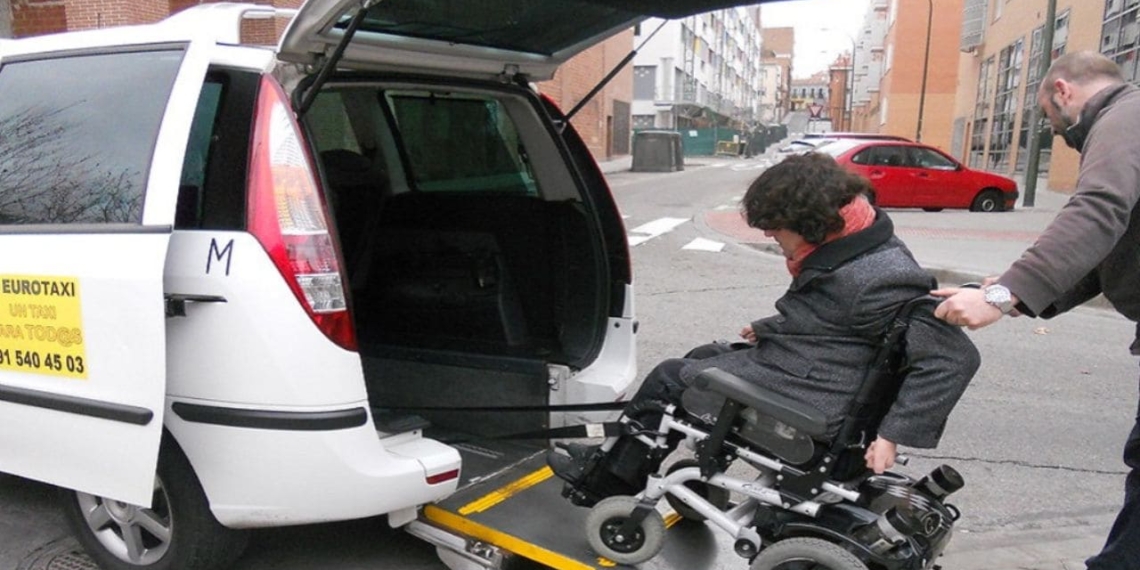 La escasez del servicio de taxi adaptado, un problema para las personas con discapacidad