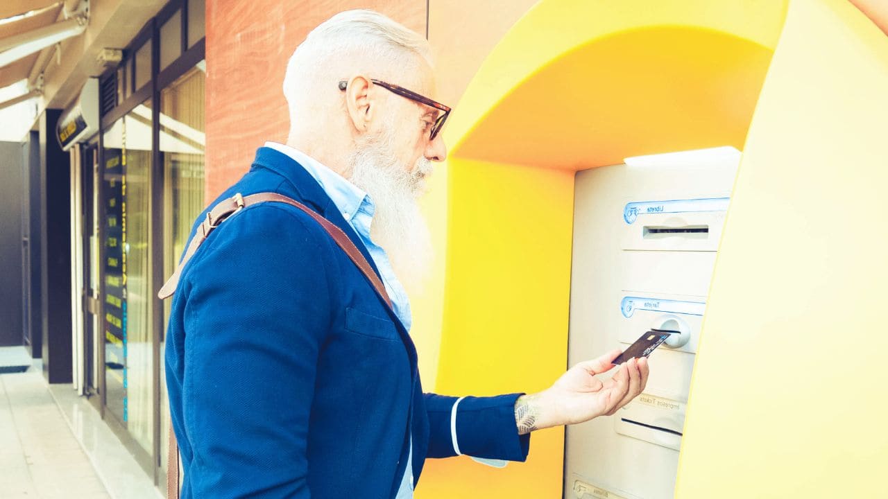 Día que pagan los bancos las pensiones de jubilación en marzo de 2025